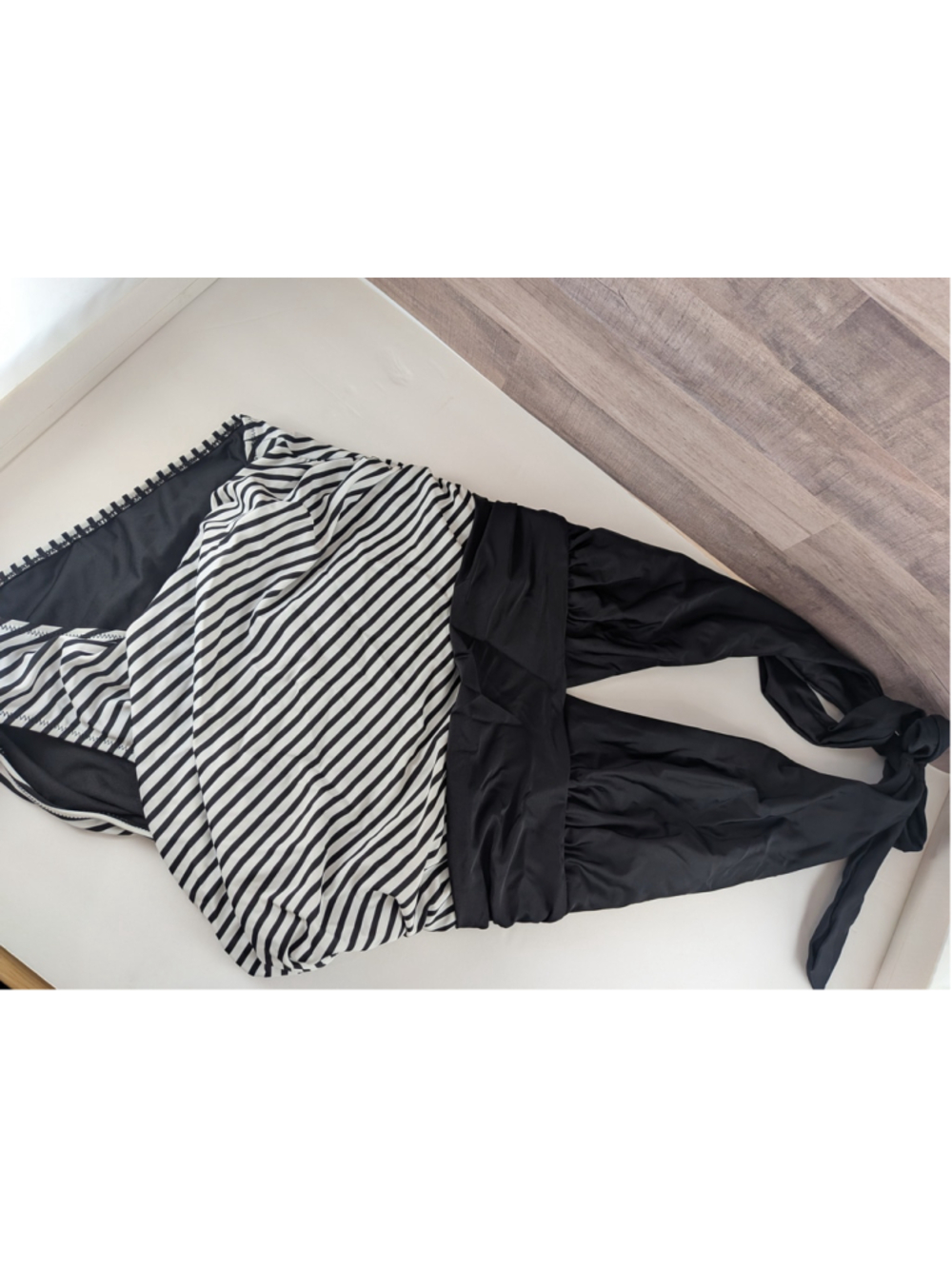 Cupshe Black & White Striped Halter One Piece Swimsuit XL